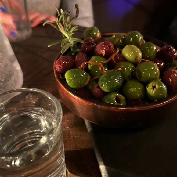 Meet your Posher, Trae - Picture 1 of 1